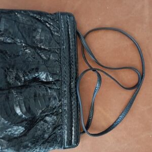 VTG Elegant Black Textured Crossbody Bag